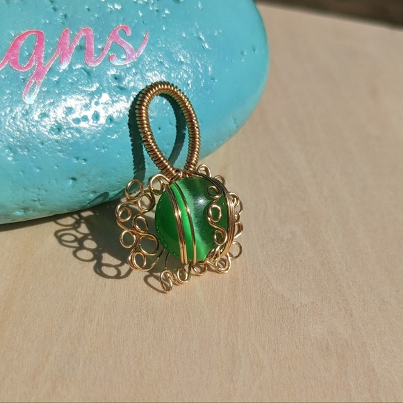 Green Cat's Eye Glass Gold Wire Wrapped Pendant Artisan Beautiful Unique Fancy - Picture 6 of 12